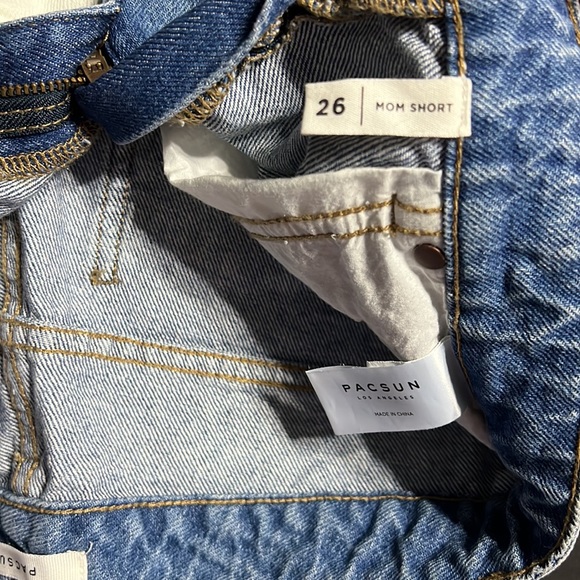 NWT • Pacsun • two-tone denim shorts • size 26 - Picture 4 of 5
